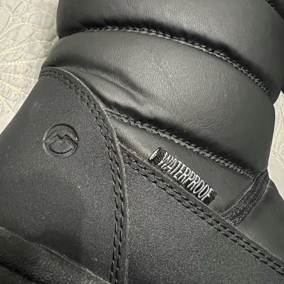 Magellan Outdoors Black Insulated Boots - Picture 4 of 7